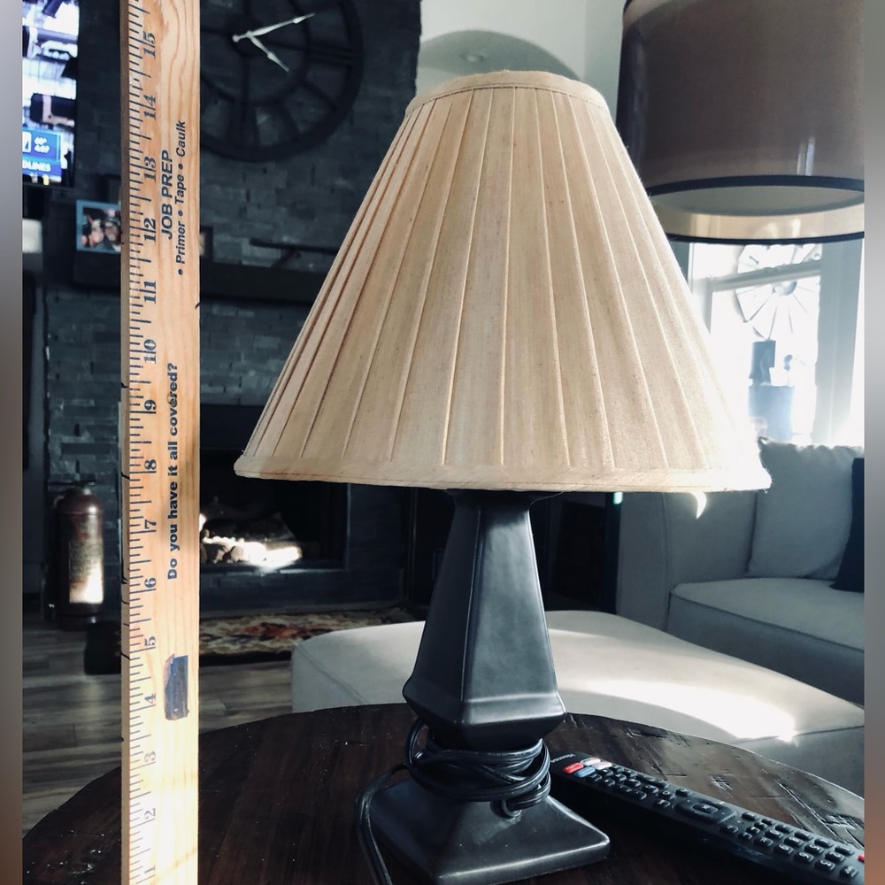 15” table lamp